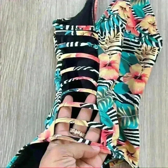 REVAMPED FLORAL GREEN YELLOW ONE PIECE CRISS  CROSS OPEN SIDES SWIMSUIT SIZE M - Picture 5 of 10